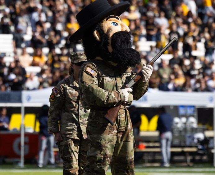 yosef_and_photo_0.jpg